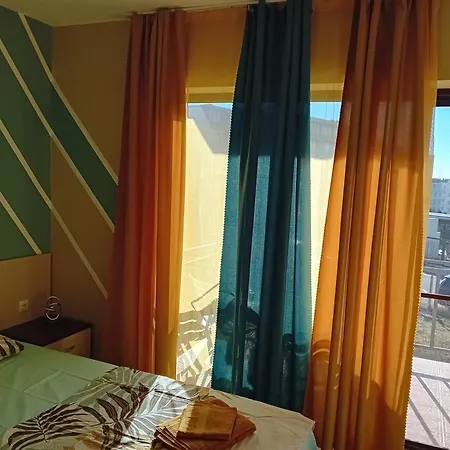 アパート тристаен еуфория, влас