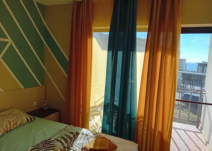 아파트 тристаен еуфория, влас