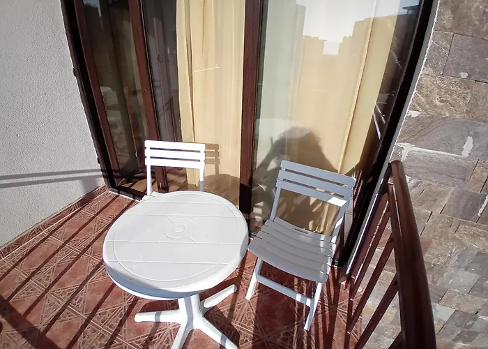 тристаен еуфория, влас 아파트 *